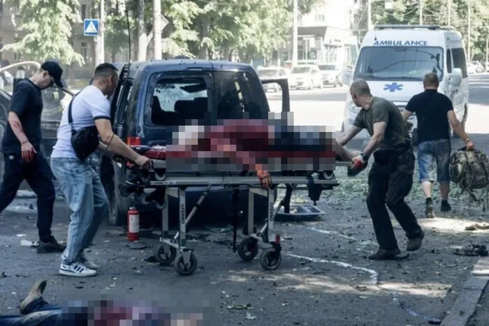 Росія вдарила по центру Сум: є загиблі та постраждалі