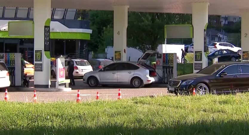 АЗС встановили нові ціни на бензин, дизель та автогаз на Київщині: скільки коштує