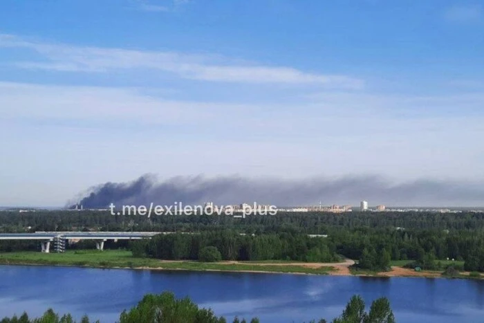 Drohnen attackierten eine wichtige Fabrik für die Besatzer in Dubna (Video)