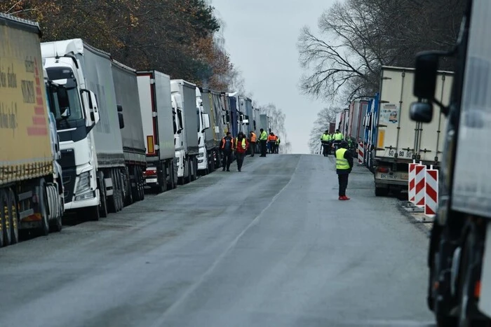 Polish carriers blocking truck traffic at the border