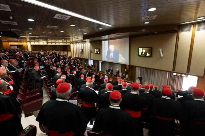 Skandal vor dem Konklave: Ultrakonservative streben die Kontrolle über die Papstwahl an