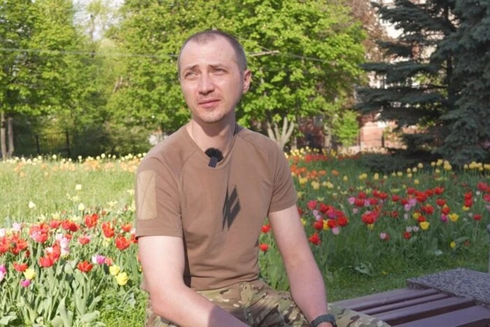 Азовца у плену пытали из-за буквы