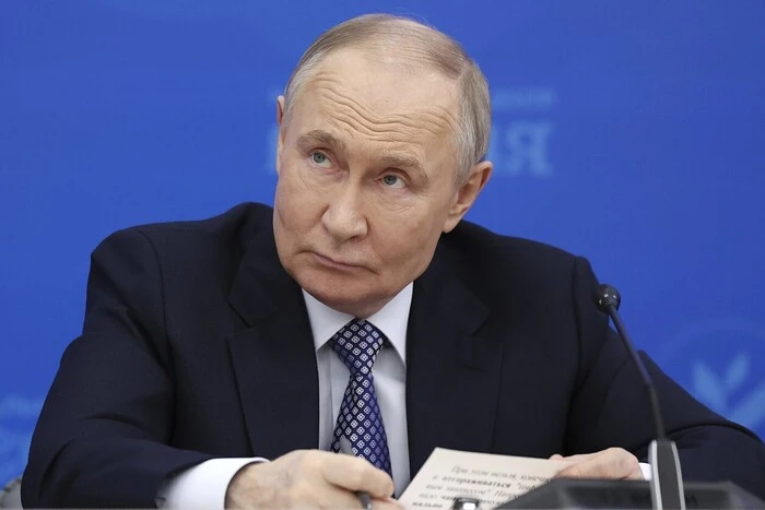 Путин уверен, что сможет взять под полный контроль четыре региона Украины – Bloomberg