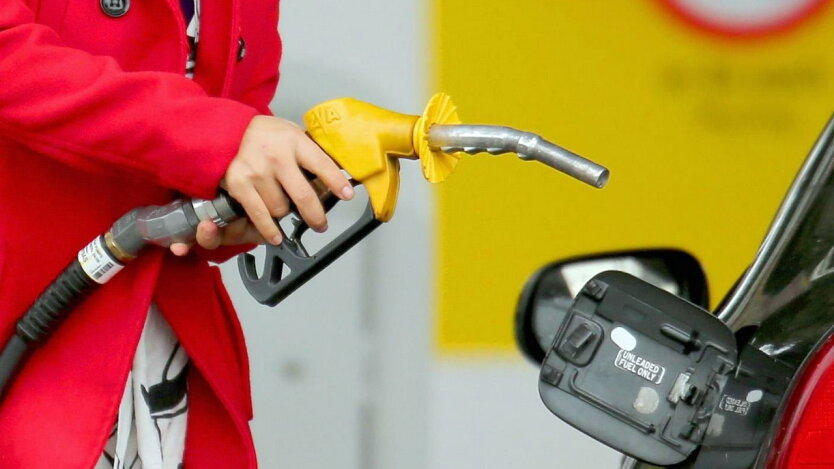 Fahrern wurde erklärt, was mit dem Motor passiert, wenn man Benzin A-95 und A-98 mischt