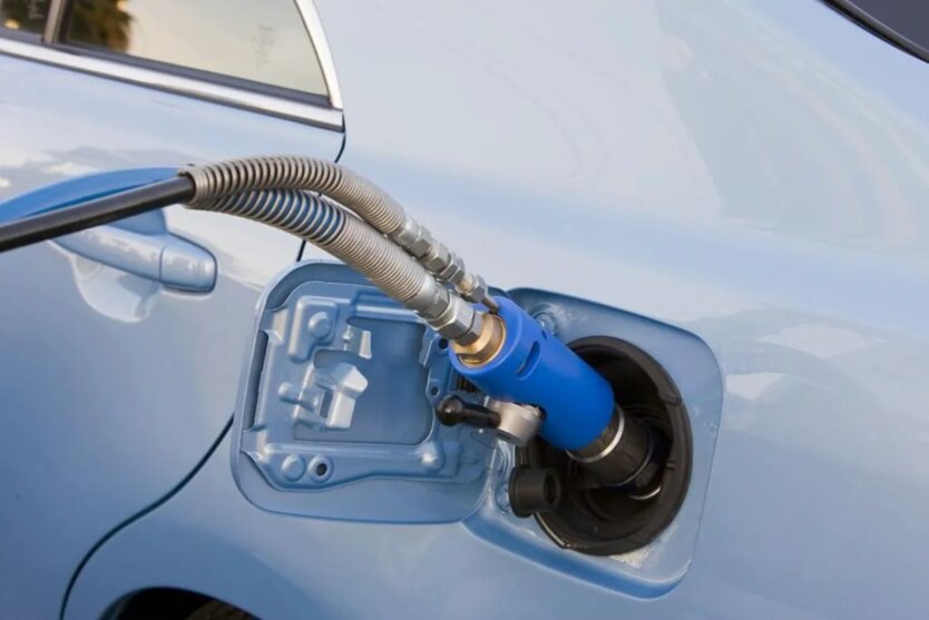 Gasoline, diesel, and autogas: how to save on fueling your car in the Kyiv region