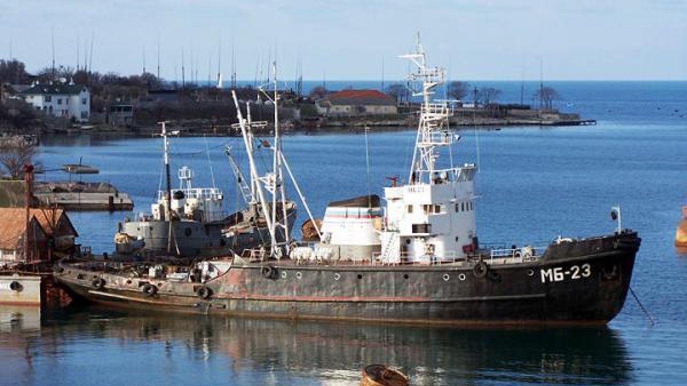 Russia fears for its ships in Crimea — the bays are empty