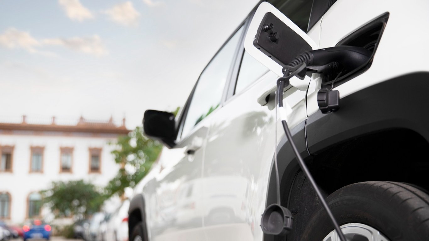 Wie Elektroautos große Ölgesellschaften vernichten