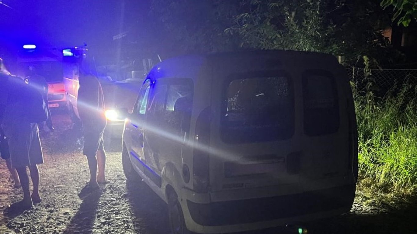Shot at a car – a man injured a child in Ivano-Frankivsk region