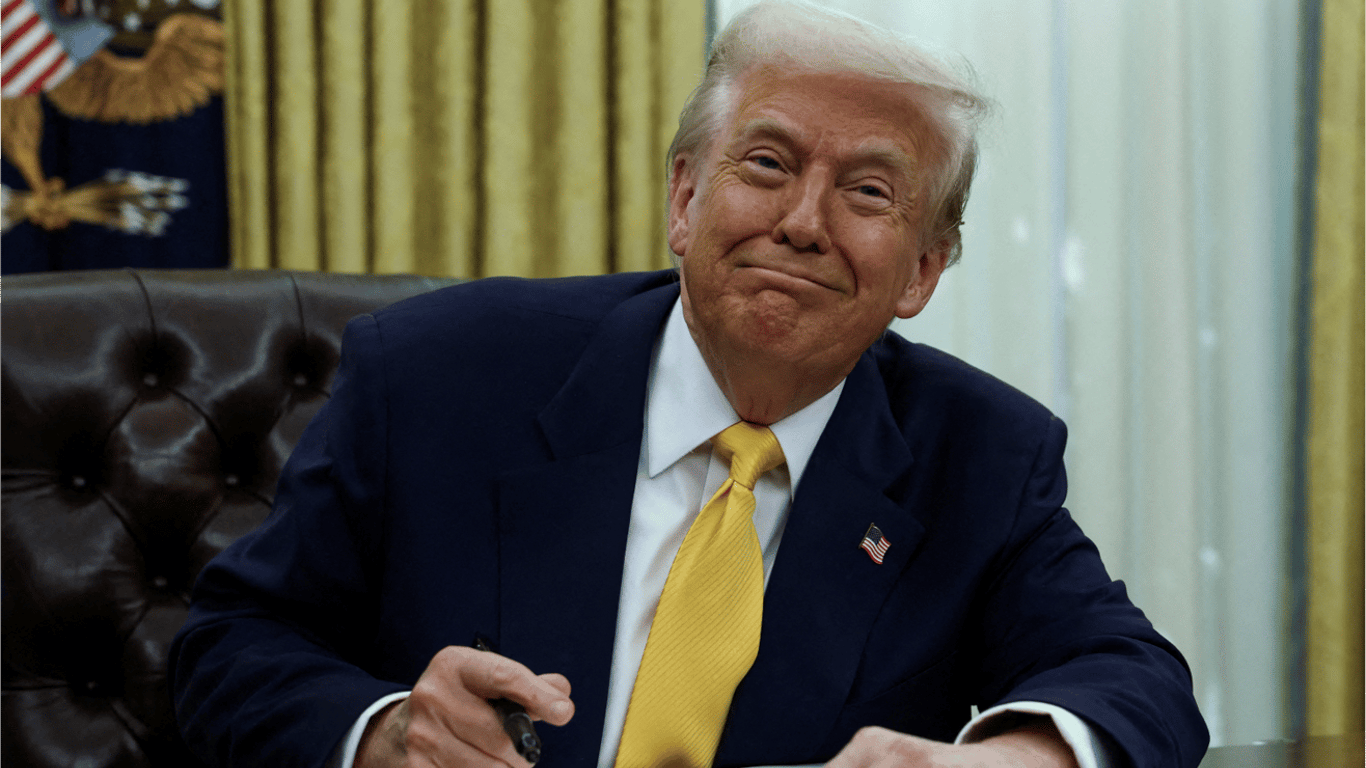 Трамп почав розсилати 