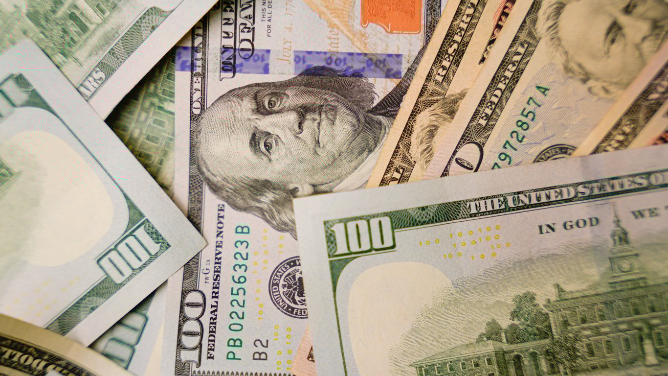 Savings in Dollars - Where Not to Keep Currency