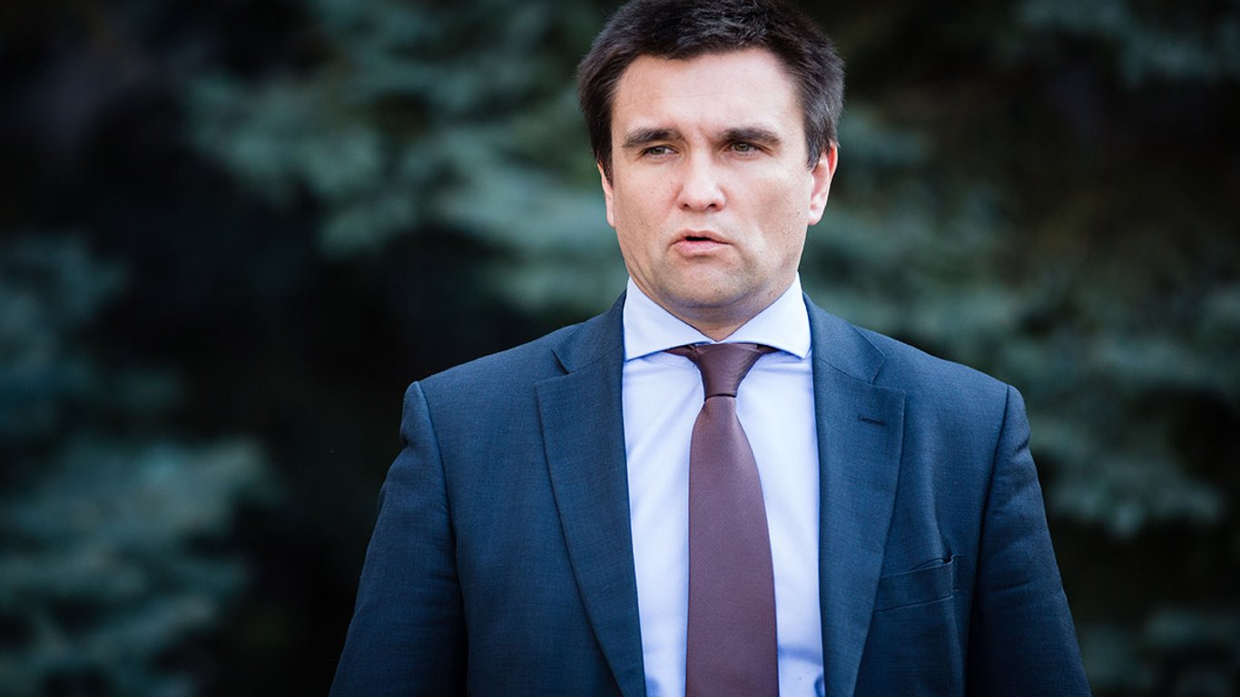 Rozmowy Trumpa z Putinem budzą kontrowersje - Klimkin wskazał przyczynę