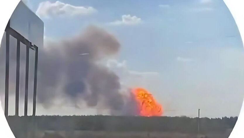 Need to quickly flee: a huge military arsenal with missiles is exploding in Russia